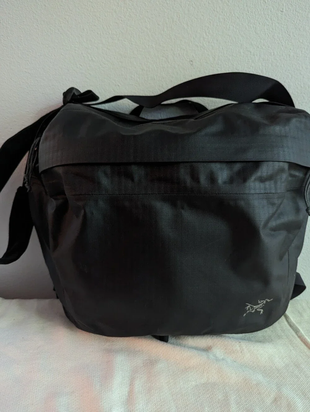 Arc'teryx Lunara 10L Weatherproof Crossbody Shoulder Bag - Rare Discontinued